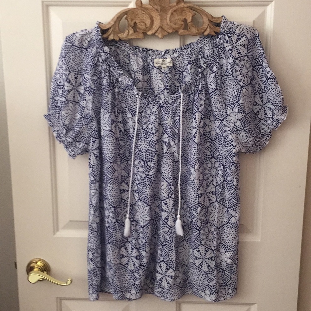 Grand & Greene blue & white flower top 100% rayon